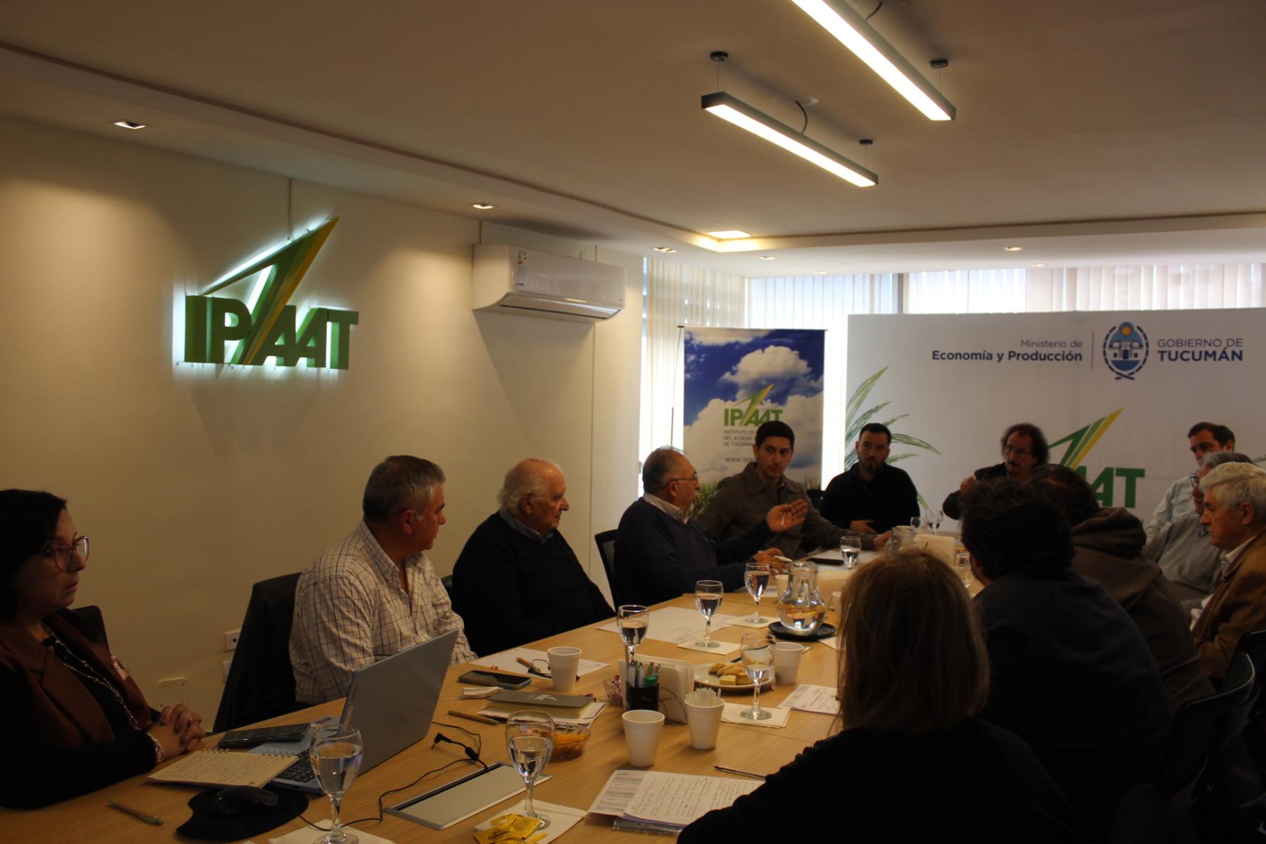 El IPAAT y productores cañeros analizaron el avance de la zafra y la situación del sector