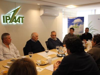 El IPAAT y productores cañeros analizaron el avance de la zafra y la situación del sector