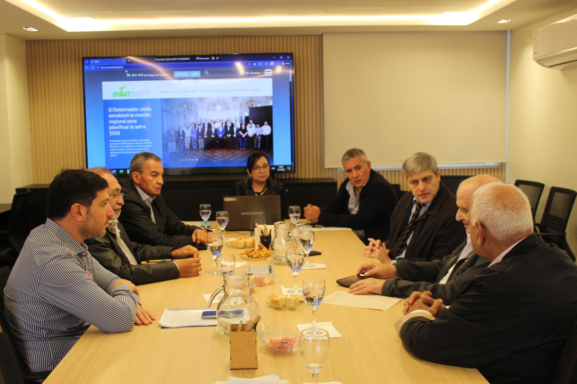 El IPAAT recibió al Defensor del Pueblo de Tucumán en el marco del inicio de la zafra