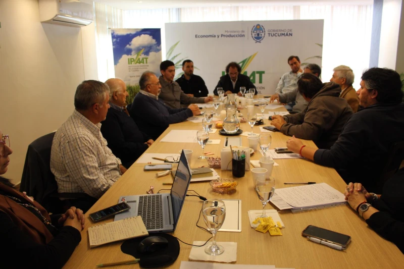 El IPAAT y productores cañeros analizaron el avance de la zafra y la situación del sector
